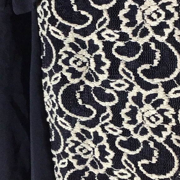 Julie’s Closet Chic Black and Cream Lace and Sheer  Sleeveless Blouse - Picture 4 of 13